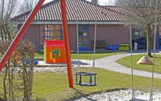 Rêve de balançoires dans le jardin Rêve de balançoires dans le jardin