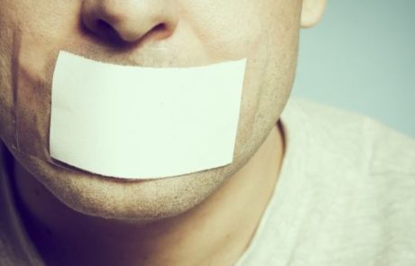 Pourquoi rêver de bâillon ? Que signifie rêver de bâillon ?