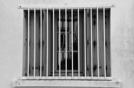 Rêver de barreaux aux fenêtres