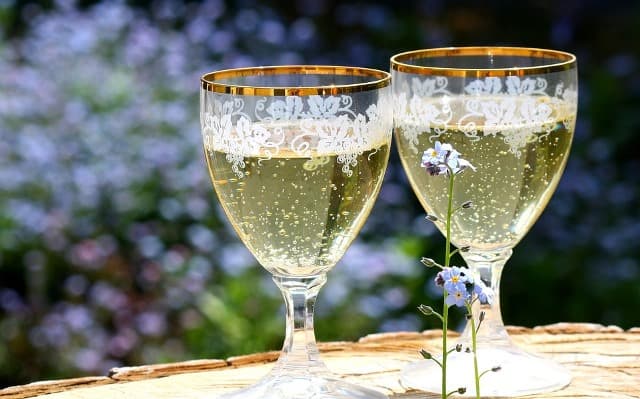 Que signifie un rêve de boire du champagne ?