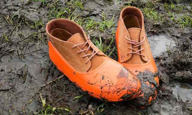 Que signifie un rêve de chaussures sales ?