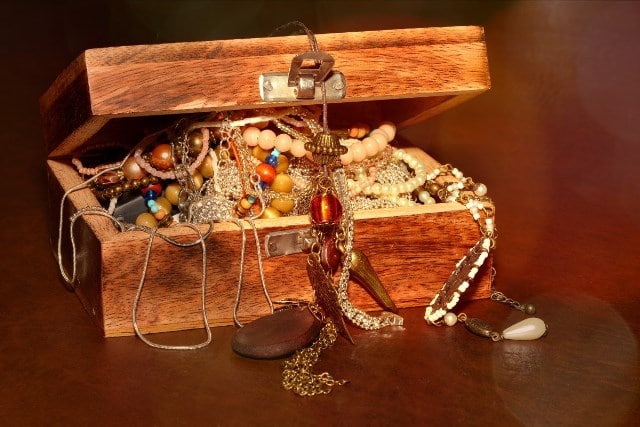Le rêve de coffre à bijoux et sa signification: Que signifie un rêve de coffre à bijoux ?