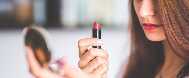 Le rêve de rouge à lèvre et sa signification: Que signifie rêver de rouge à lèvre ?