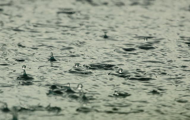 Le rêve d'eau de pluie et son interprétation authentique: Que signifie rêver d'eau de pluie ?