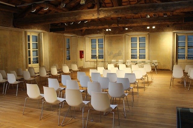 Le rêve de séminaire et sa signification: Que signifie rêver de séminaire ?
