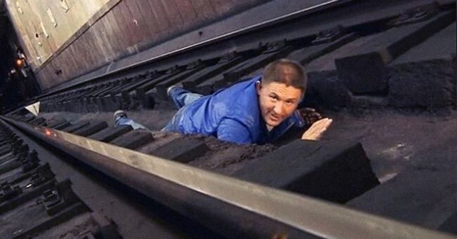 Rêver de tomber sur les rails