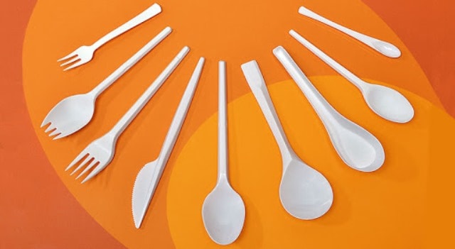 Un rêve de couverts en plastique et sa signification: Que signifie rêver de couverts en plastique ?