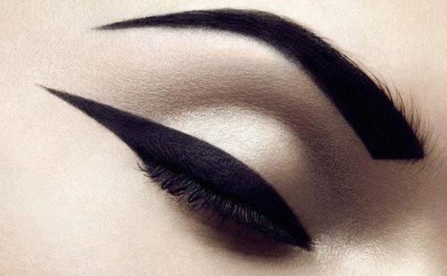 Un rêve de sourcils épais et sa signification: Que signifie rêver de sourcils épais ?